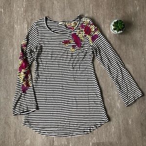 Caite Striped Embroidered Top Size Small